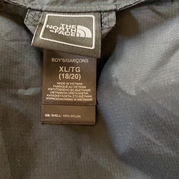 Boys north face shell - Picture 4 of 4